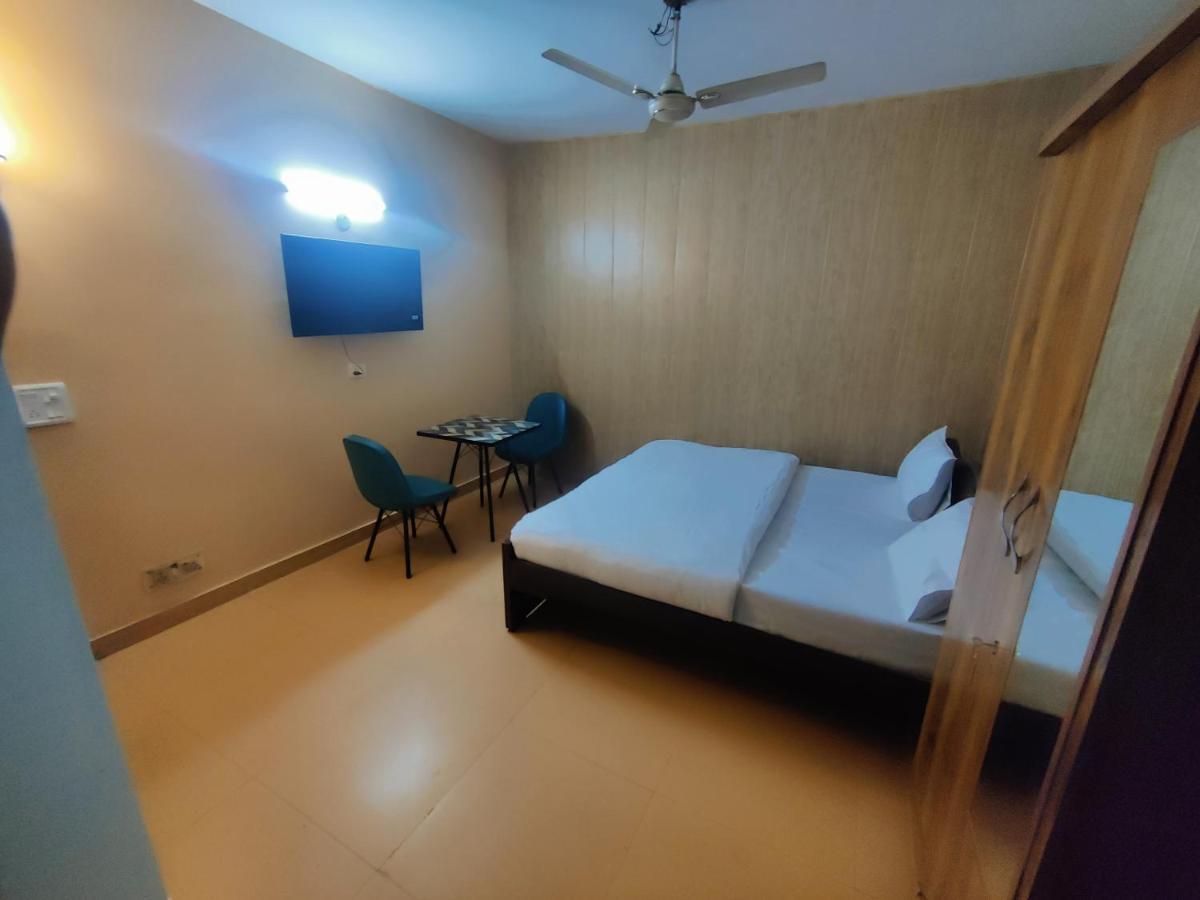 Kingscourt Panchsheel Park Hotel *