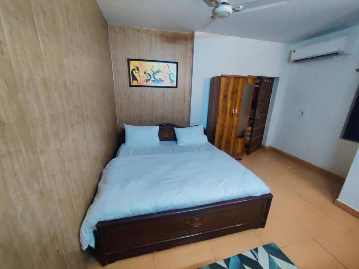 Hotel Kingscourt Panchsheel Park New Delhi