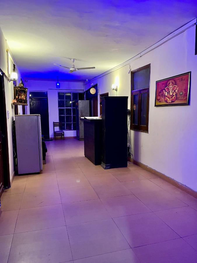 Kingscourt Panchsheel Park Hotel *